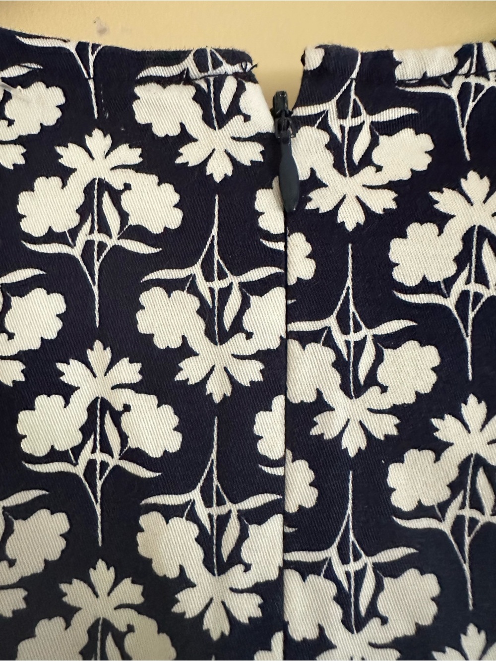 Boden Navy and White Floral V-neck Pocket Dress 8p - Picture 7 of 9